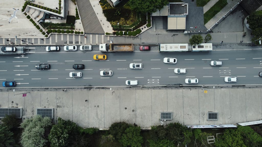 MC Lyte Car Crash Aerial shot of cars and buses on a busy road in Istanbul, Türkiye.